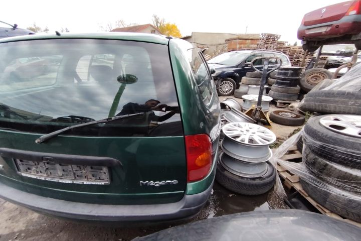 Bara fata Renault Megane 2000 1.6 MT (107 hp)