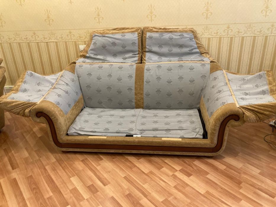 Продам диван и два кресла