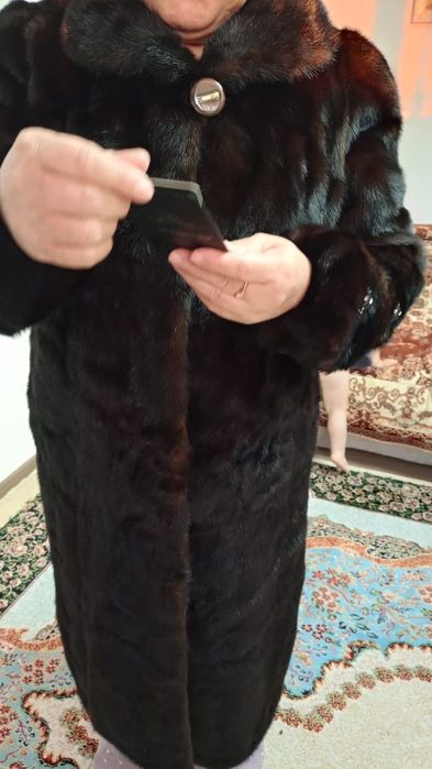 Продам норковую шубу