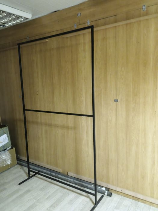 Продам стойку для одежды