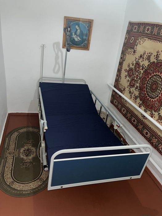 Медицинская кровать