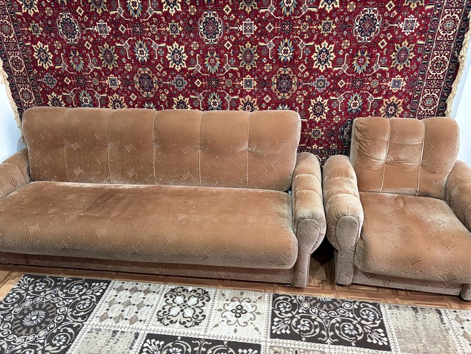 Продам диван и два кресла