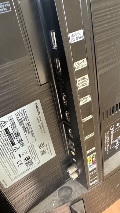 Продавам Samsung 40" 4K Ultra HD Smart TV – много запазен!