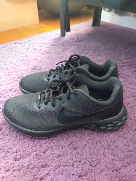Nike Revolution 6