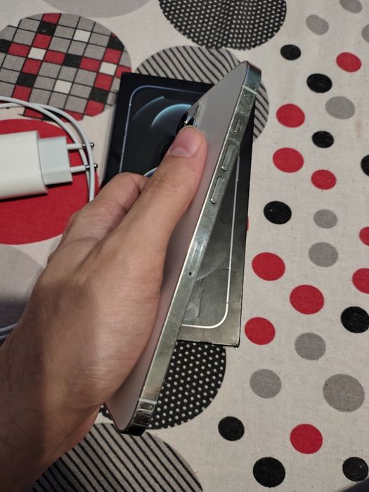 Продам смартфон Iphone 12 pro max 256Гб