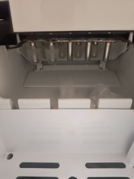 Mașină de făcut gheata cuburi Klarstein.