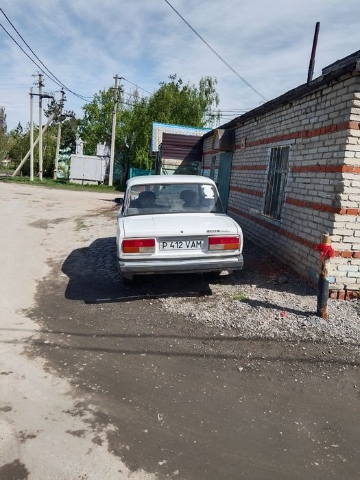 Автомобиль ВАЗ 2074