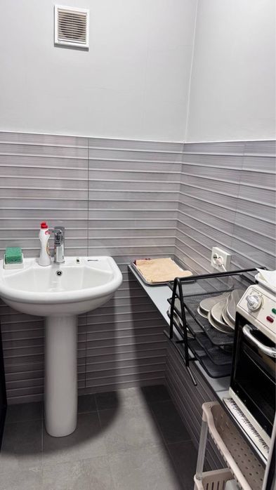 Сдается в аренду новое(евроремонт) Нежилое коммерческое помещение!