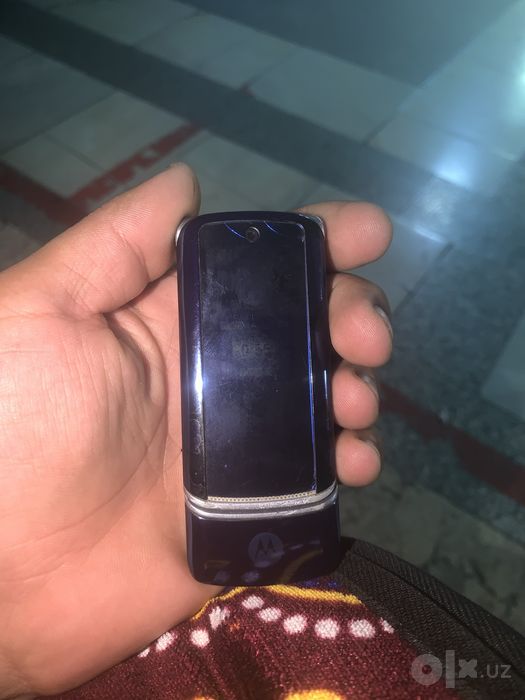 Mararola ochilib yopiladigan telefon sotiladi  180 mig kami bor