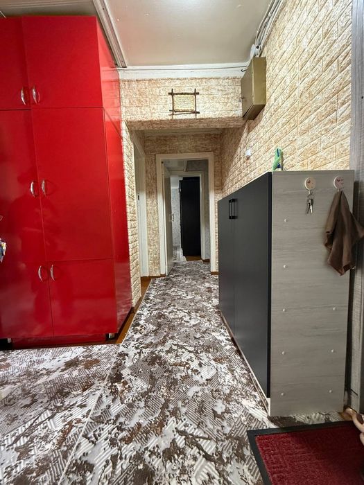 Yangihayot tumani yo'ldosh 2 kvartira 2xonali zudlik bilan sotiladi!