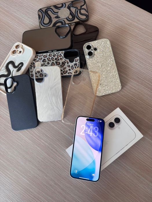 Продавам Iphone 16 128 GB Бял