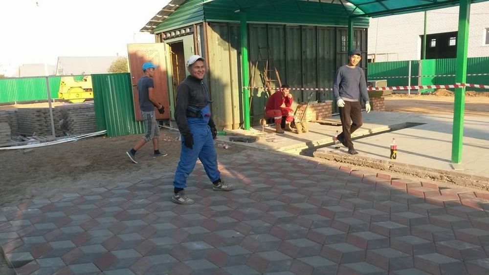 Укладка брусчатки, установка бардюр, брусчатка, бардюр, поребрика ...