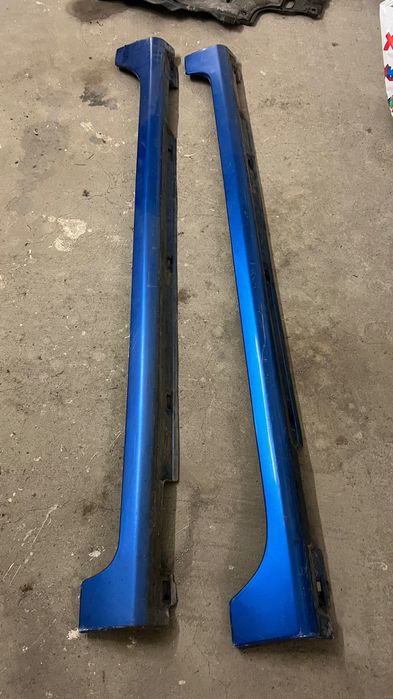 Мазда 3 прагове и кора