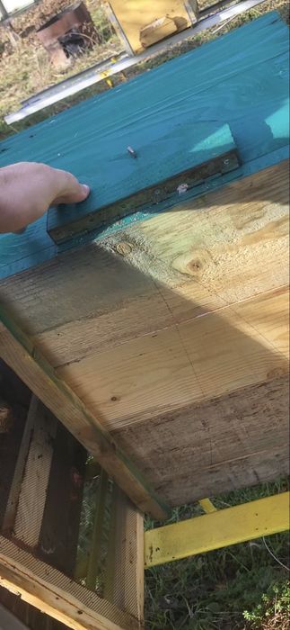 Vand Cutii Stupi Verticali 10 Rame cu Caturi