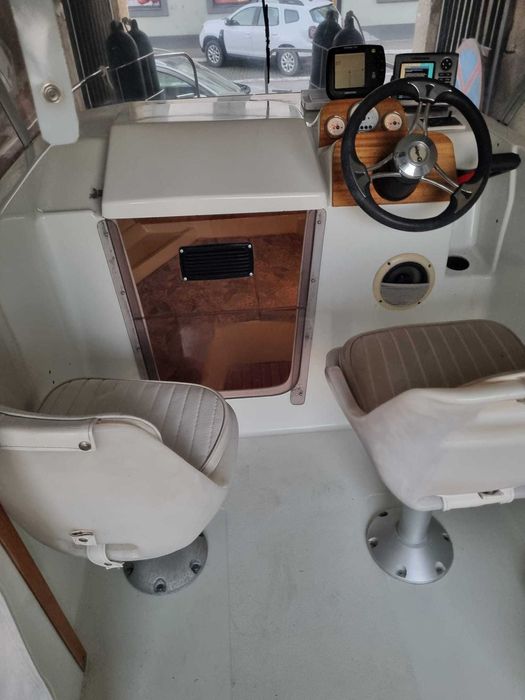 Barca Galia 640 pilothause suzuki DF 140 si peridoc 1800 kg