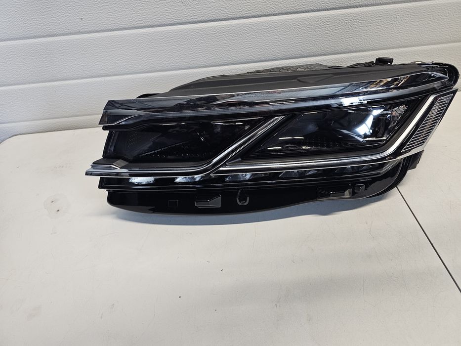 Far stanga VW Touareg Full Led Matrix dupa 2018