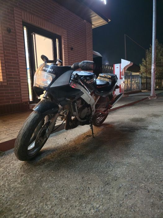 Продам Suzuki RGV250 VJ21 E