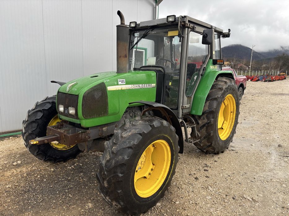 Tractor john deere 3300 4x4 80 cp