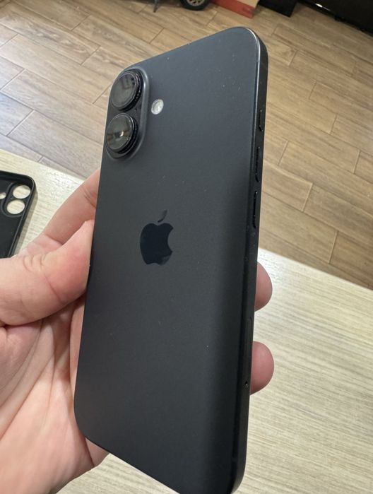 Telefon Iphone 16 Impecabil ca Nou Black 5G Fullbox Schimb Trimit