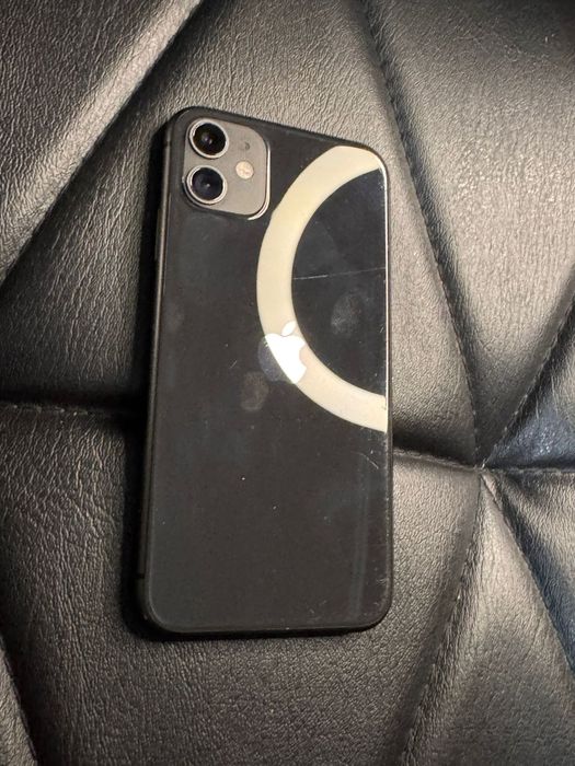 Продам айфон 11 в хорошем состоянии