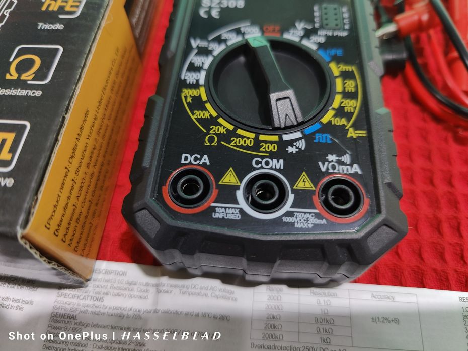 Мултицет за измерване напрежението силата и честотата на електроенерги