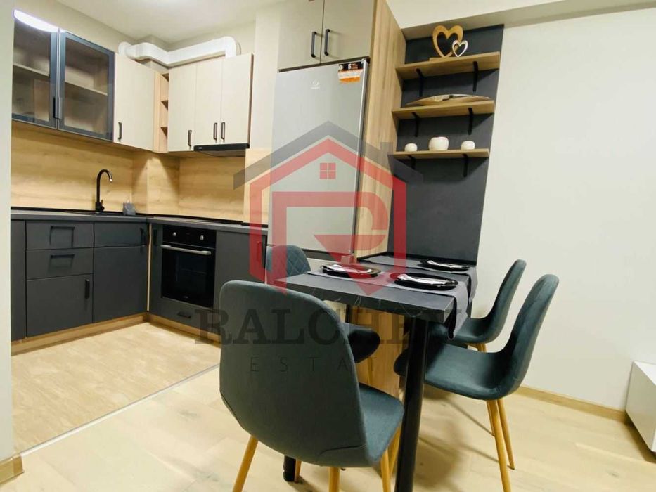 Дава се под наем Двустаен апартамент в Варна, Център - 66 кв.м за 777.75 € - Снимка #1