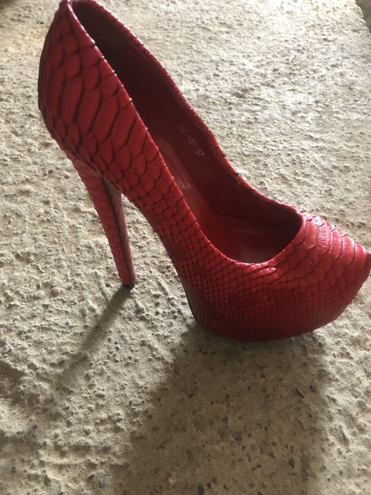 Вечерняя платье