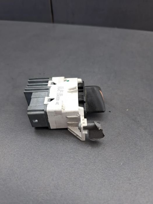 Buton avarie 98AG 13A350 AE DEFECT Ford Focus 2001 1.8 Tddi MT (90 hp)