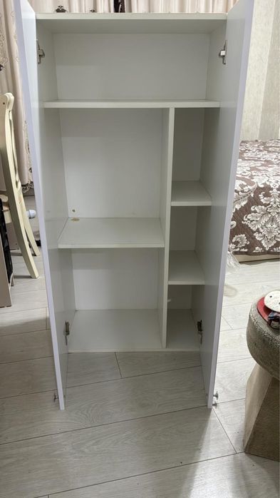 Продаю шкаф навесной