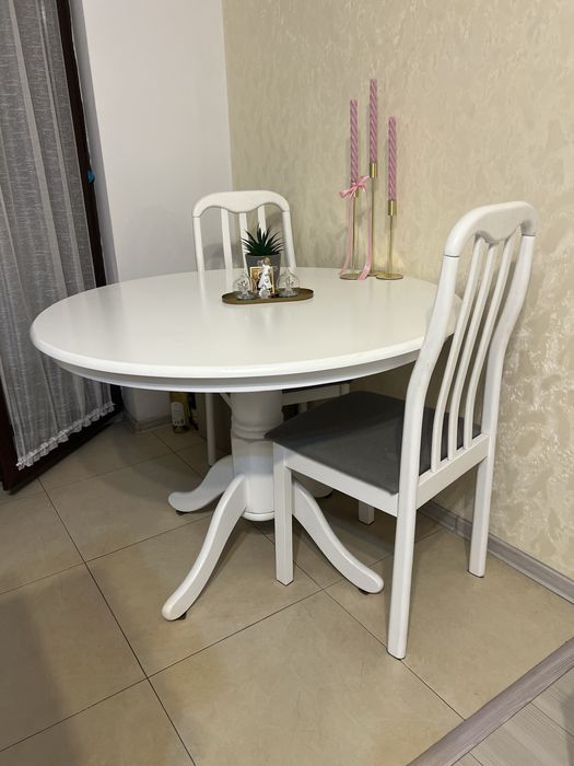 Masă rotundă albă + 2 scaune