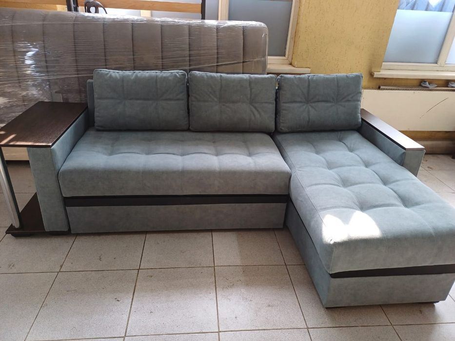 Продаю угловой диван