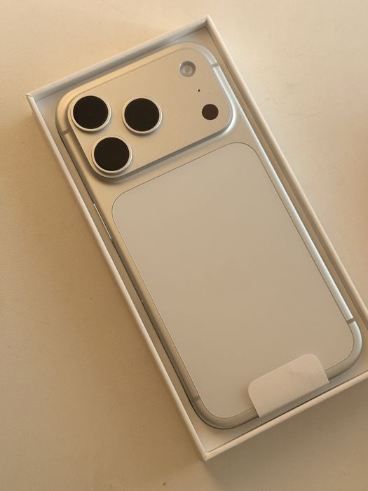 Iphone 17 pro новый неиспользованный