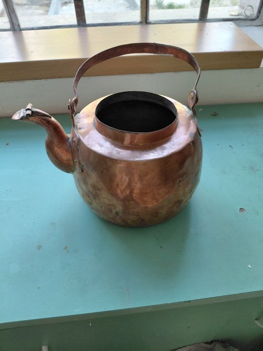 Антични медни чайници