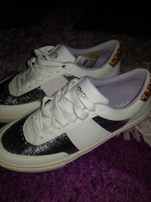 Vand adidasi dama mango