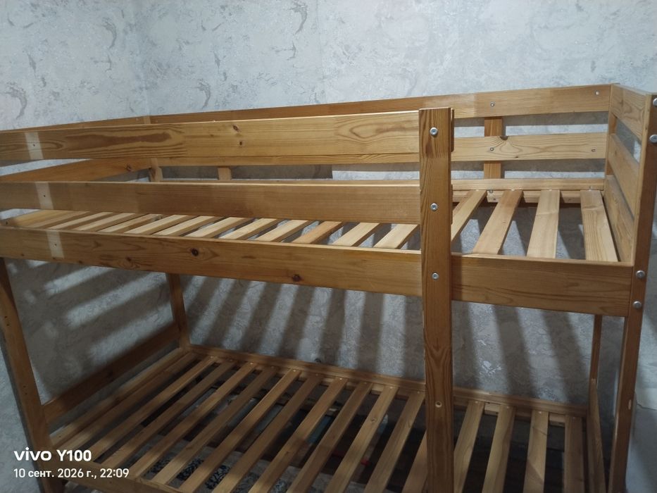 Двух ярусный кровать