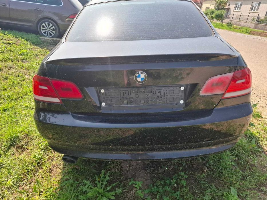 Bara spate BMW E92 coupe, cu gauri pt senzori, culoare neagra, non M
