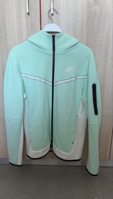 Nike tech fleece рядък модел!
