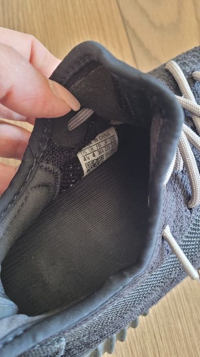 Asidasi Yeezy Boost 350 V2, 36 2/3