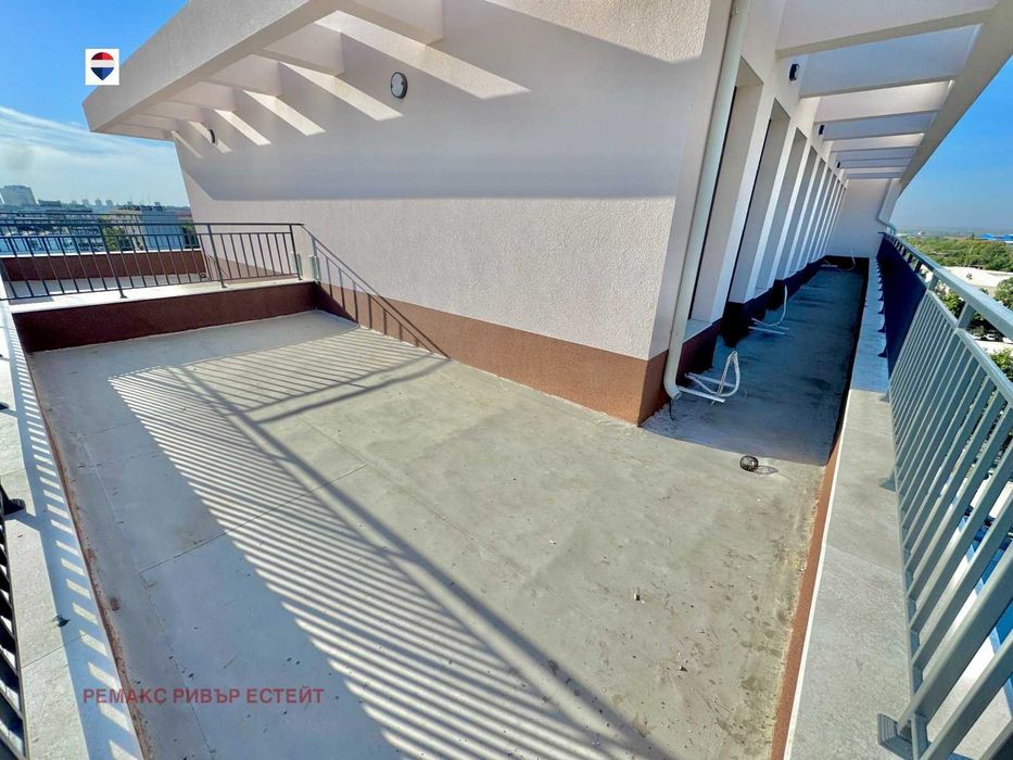 Продава се Тристаен апартамент в Русе, Здравец Изток - 146 кв.м за 959 €/кв.м - Снимка #11