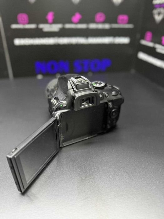 Aparat foto DSLR Nikon D5200 + obiectiv Nikkor 18-55mm