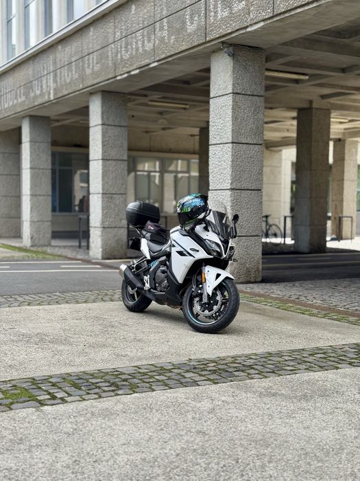 Motocicleta CF MOTO 650GT