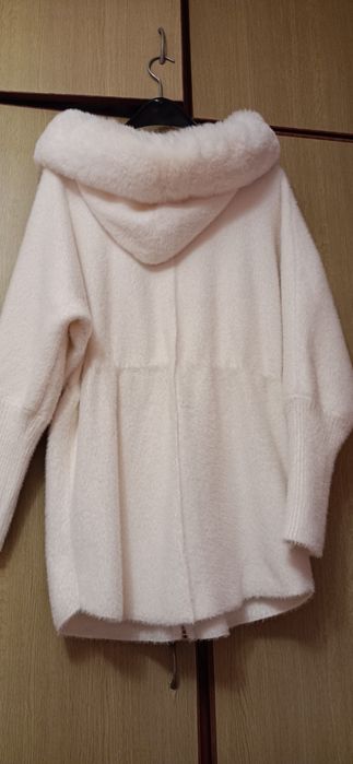 Дебела пухкава жилетка с цип