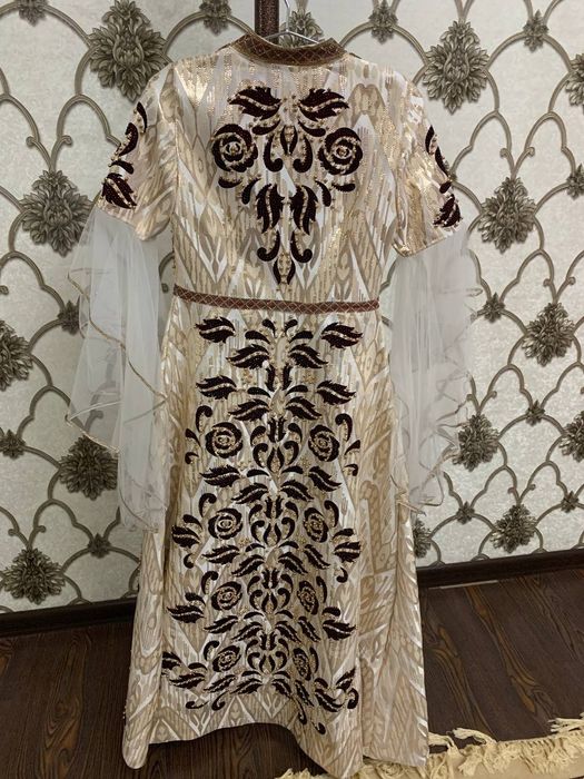 Продаю ансамбль национальный