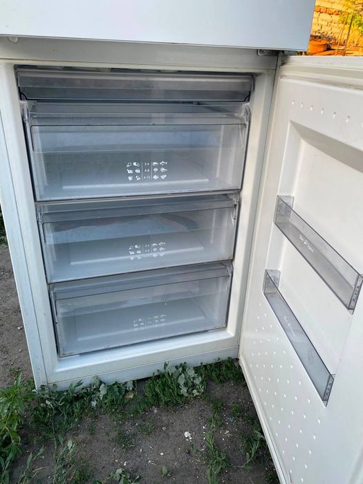 Продается холодильник АТЛАНТ.