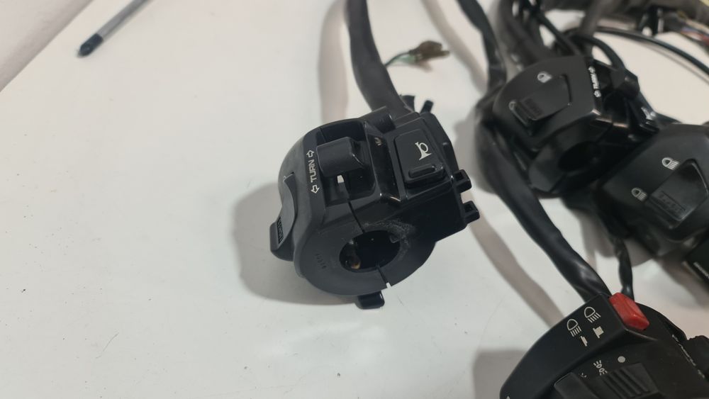 Semnalizari lumini comenzi  radiator Honda  CBR 600RR scarite