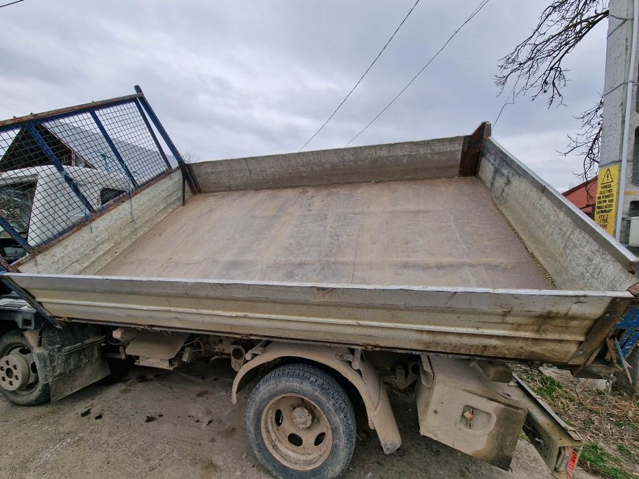 Vând mitsubishi canter