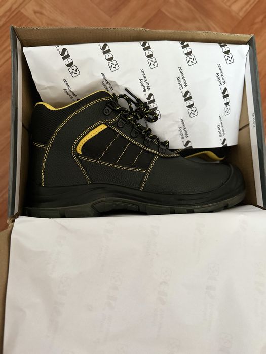 Летние новые спецботинки