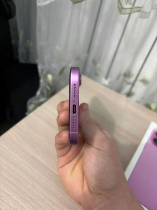 IPhone 16  память 128 Gb  Обмена  нет! Дешевле не будет.