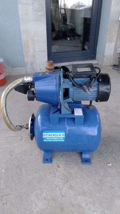 Vînd hidrofor. 25 l