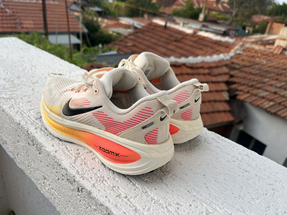 Nike Vomero18 38.5 Wmns